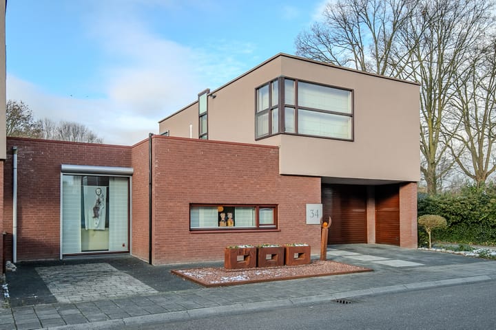 Photo of property Jacob van Maerlantlaan 34, Sittard