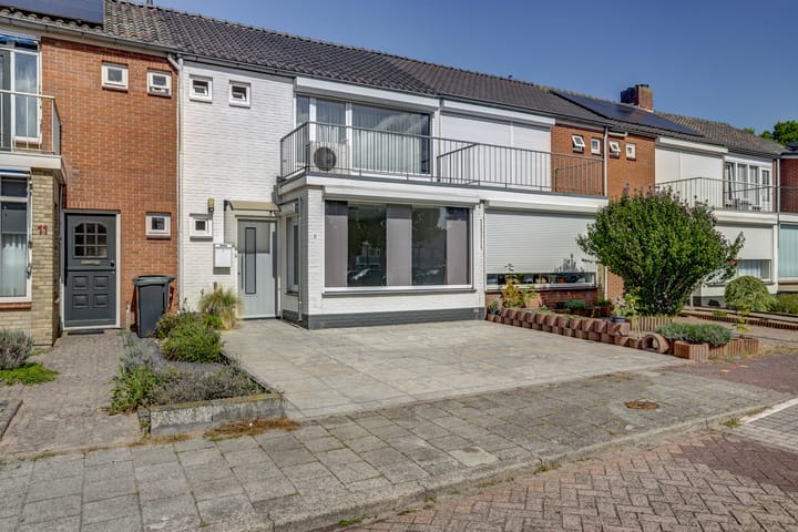 Jacob van Ruijsdaelstraat 13 in Vlijmen photo