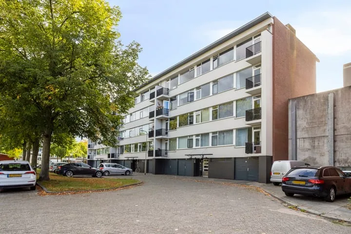 Jacob van Ruijsdaelstraat 48 b in Roosendaal