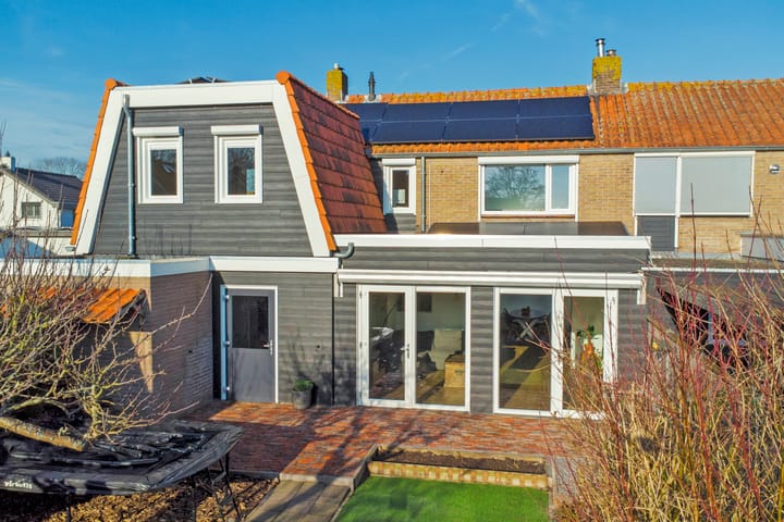 Photo of property Jacoba van Beierenstraat 1, 's-Heer Hendrikskinderen