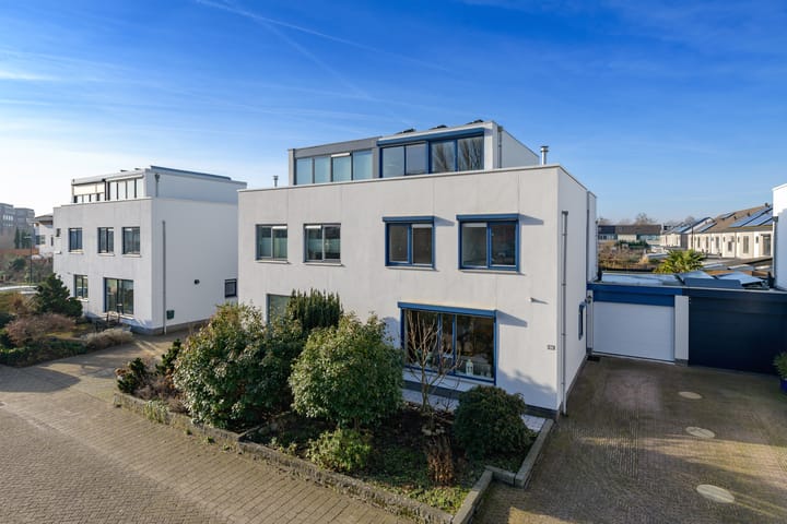 Jacqueline van der Waalssingel 57 in Apeldoorn