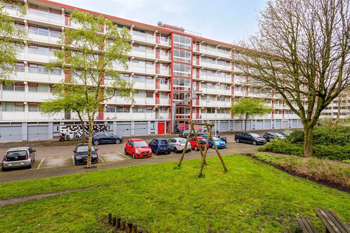 Jacques Urlusplantsoen 305 in Leiden photo