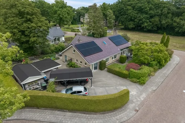 Jan Fabriciuslaan 11 in Roden
