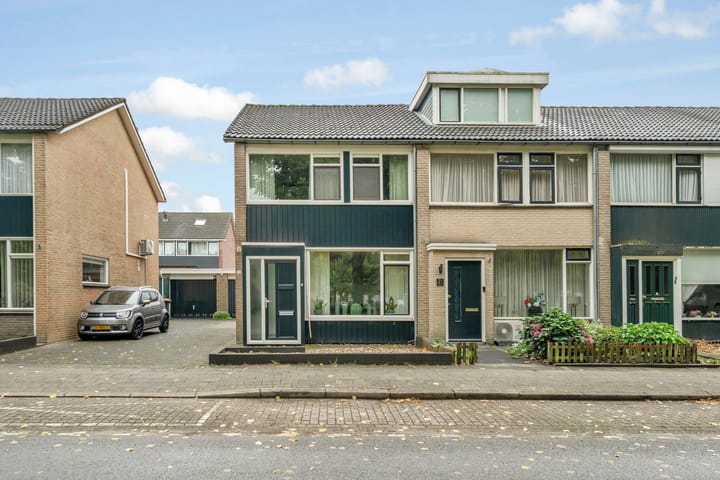 Jan Jansstraat 19 in Losser Foto