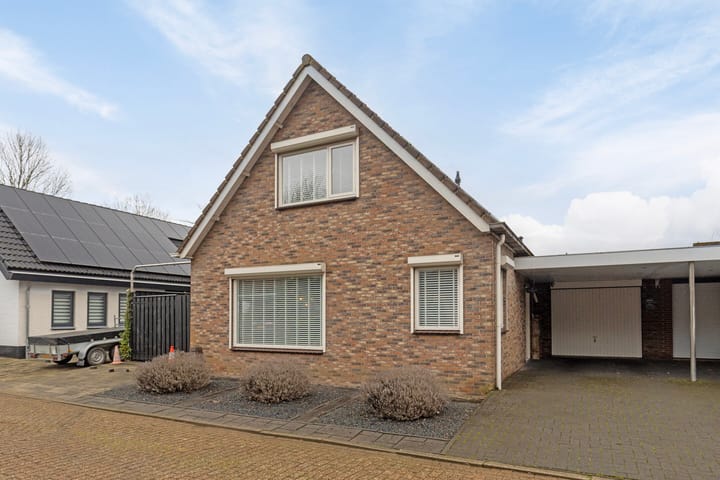 Photo of property Jan Memlingstraat 6, Axel