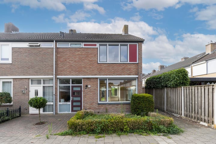 Jan Olieslagersstraat 13 en Helmond foto