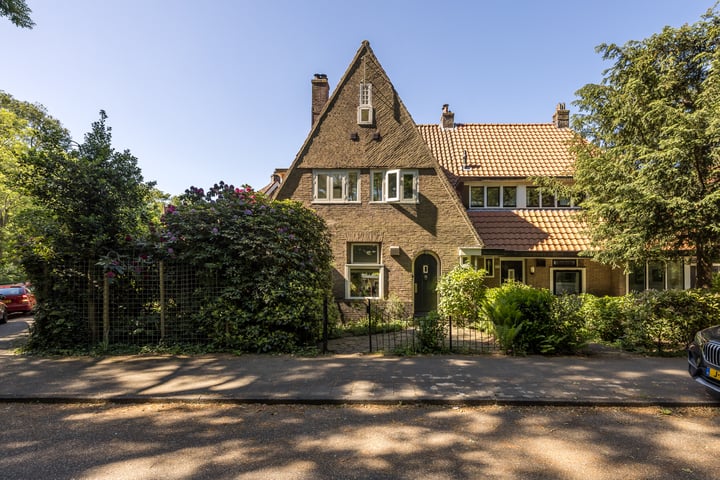 Jan Tooropplantsoen 1 in Amstelveen foto