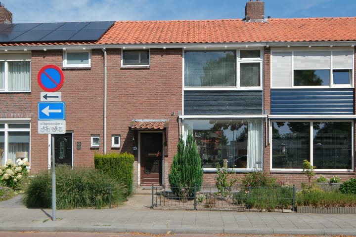 Jan Tooropstraat 24 in Almelo foto