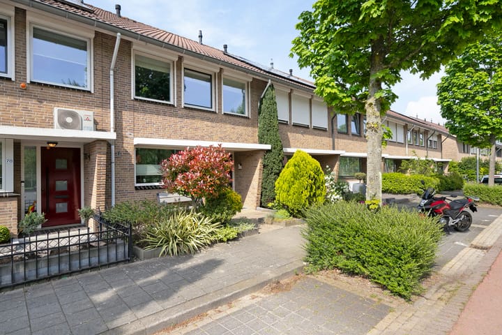 Jan van Almondestraat 76 in Poortugaal Foto