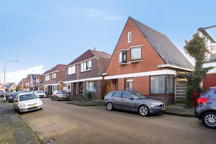 Jan van Galenstraat 22 in Delfzijl photo