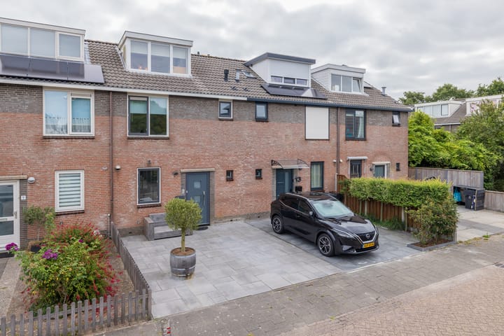 Jan Wolkerslaan 11 in Oegstgeest foto