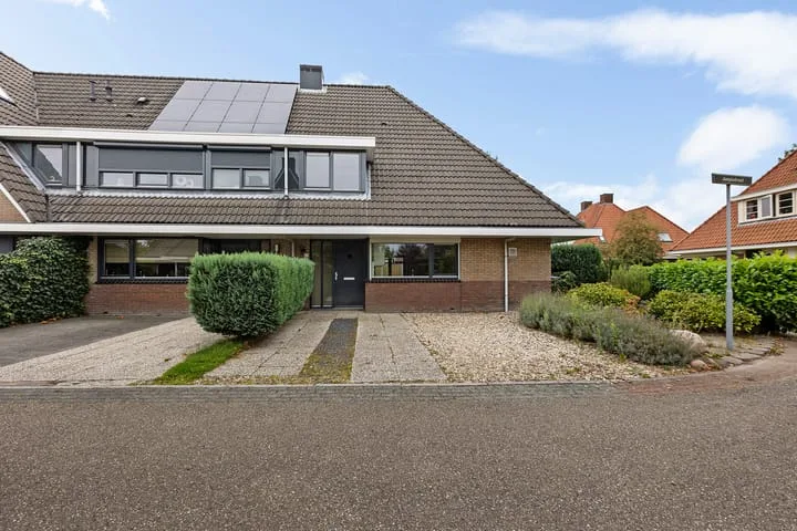 Jaspisdreef 2 Emmen foto 2