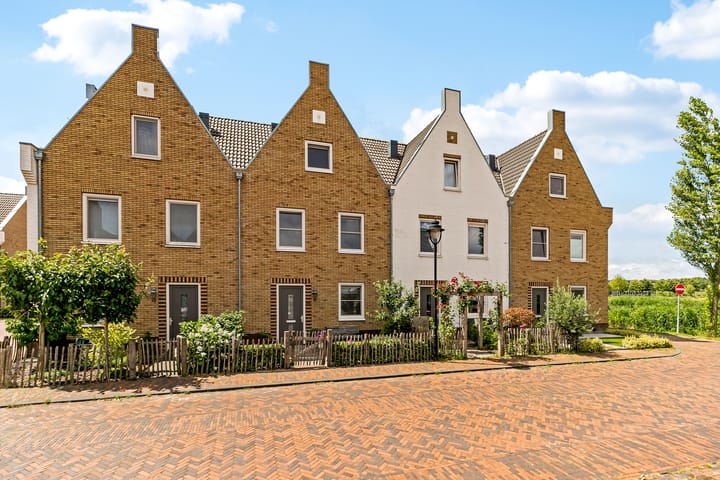 Jean Perrinstraat 15 in Almere Foto