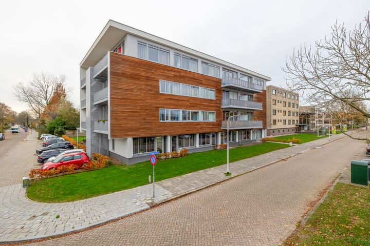 Jellingastraat 13 in Leeuwarden Foto