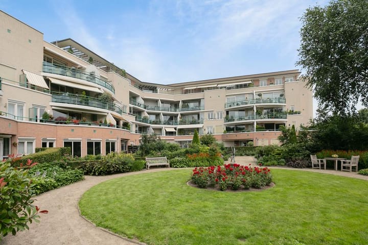 Photo of property Jeneverbes 49, Oss