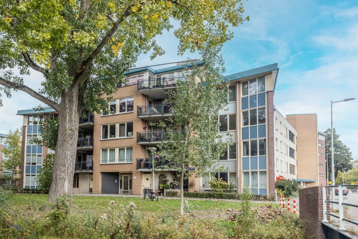 Jesse Owenshof 80 in Amsterdam Foto