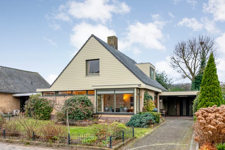 Johanna van Burenstraat 34 in Hellendoorn