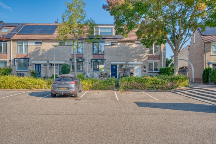 Johannes Chr. Bendorpstraat 17 en Hendrik-Ido-Ambacht foto