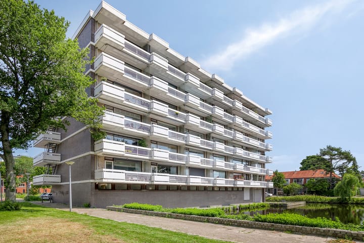 John F. Kennedyplantsoen 26 in Voorschoten foto