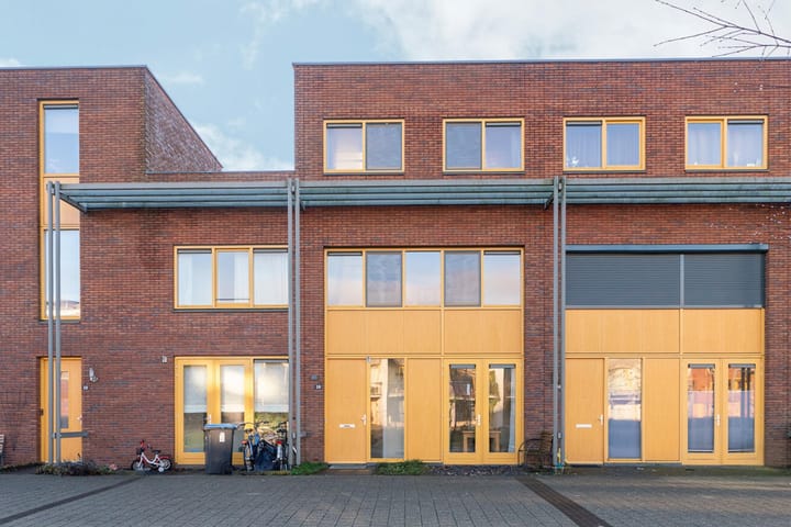 Photo of property John Lennonstraat 36, Lent