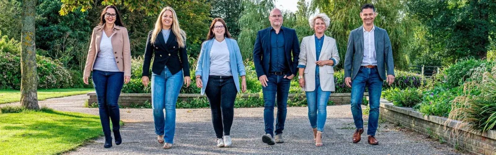 Team foto van Jongewaard Heemskerk Makelaars BV