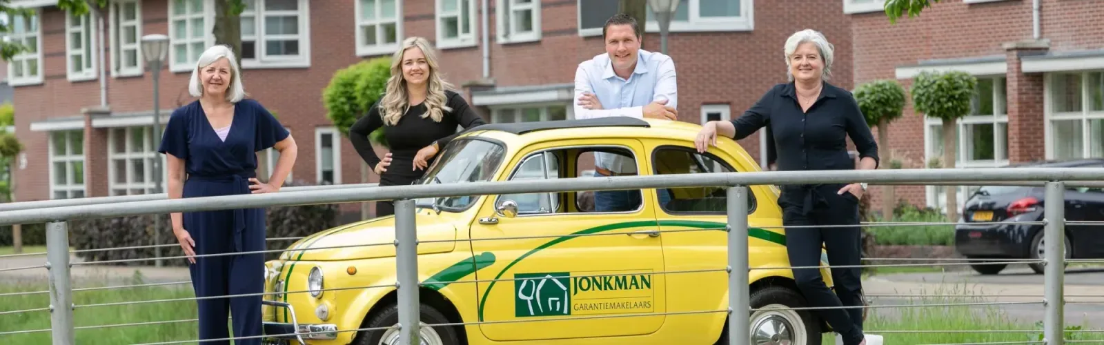 Team photo of Jonkman Garantiemakelaars