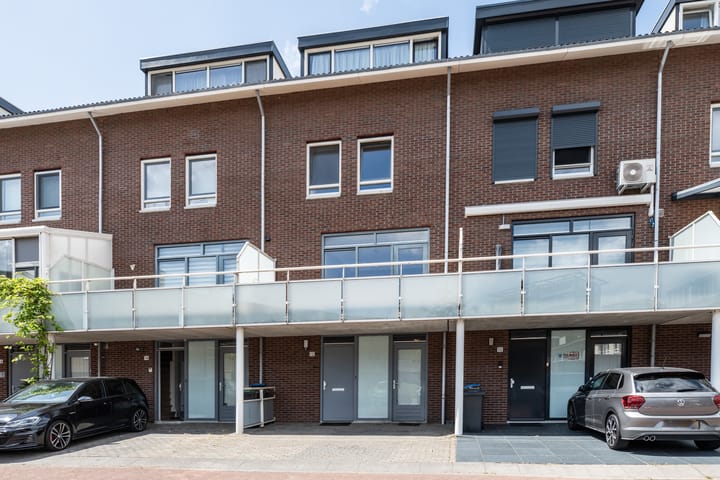 Joop den Uyllaan 12 dans Schiedam photo