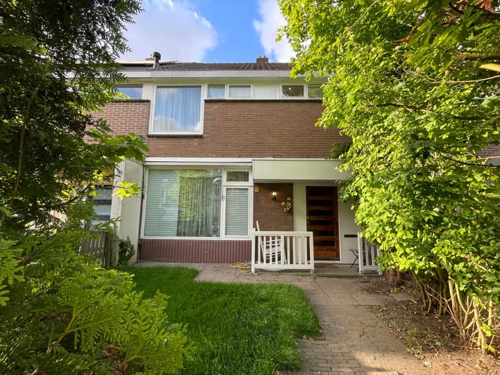 Photo of property Juliana van Stolberglaan 12, Rozenburg