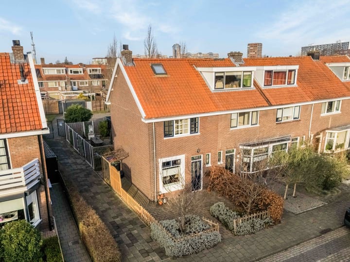Photo of property Juliana van Stolbergstraat 9, Zwijndrecht