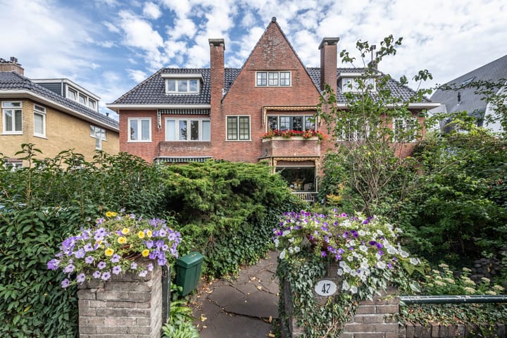 Julianalaan 47 en Overveen foto