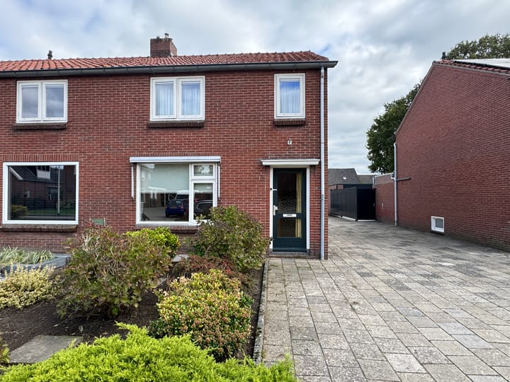 Julianastraat 10 en Enter foto