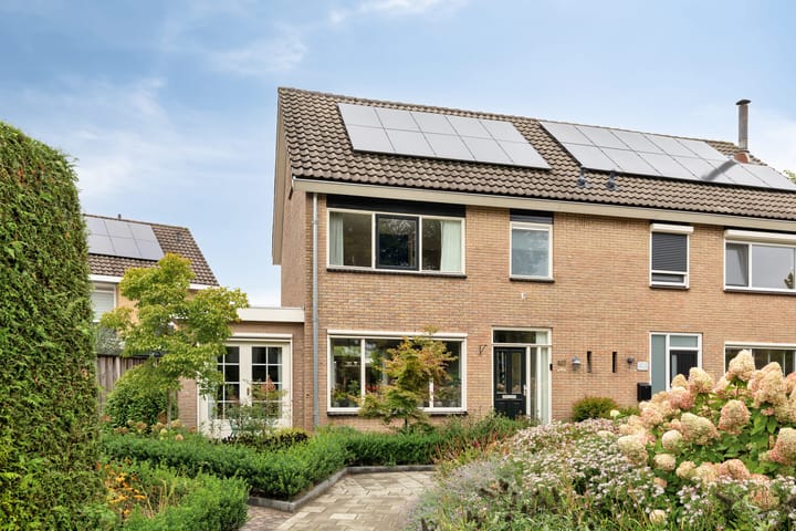 Julianastraat 147 in Haaksbergen photo