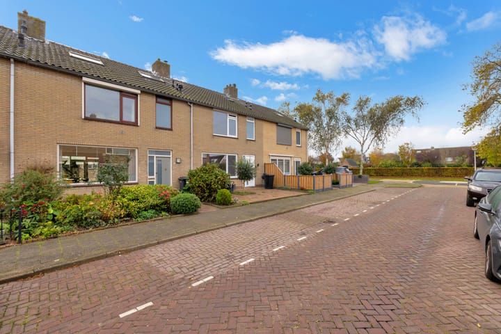 Julianastraat 19 en Oudenhoorn foto