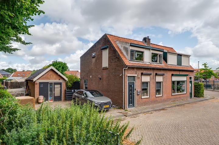 Julianastraat 28 in Ooltgensplaat Foto