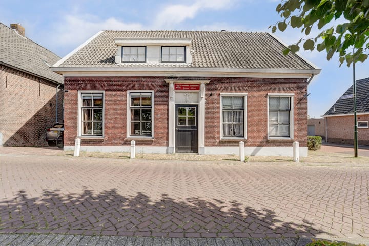 Julianastraat 28 in Andel Foto