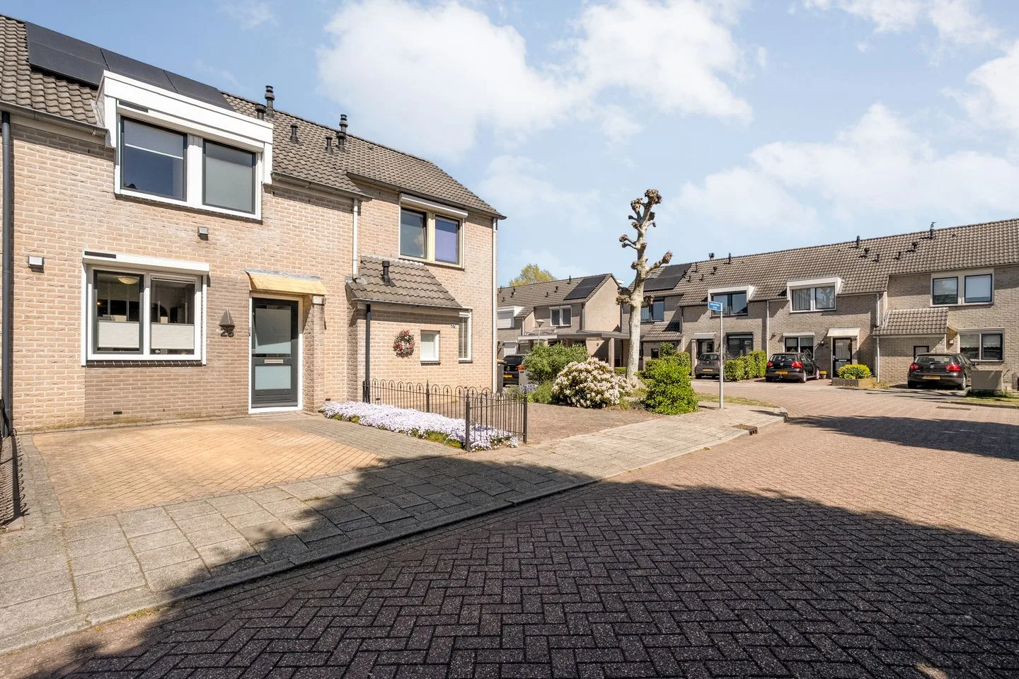 Julius de Haasstraat 25 Vriezenveen foto 2