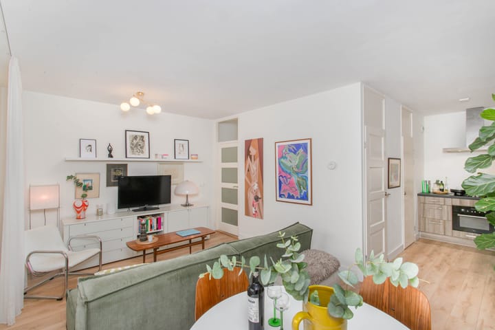 Jungfrau 83 in Utrecht Foto