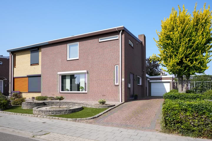 Jurgenslaan 18 in Landgraaf foto