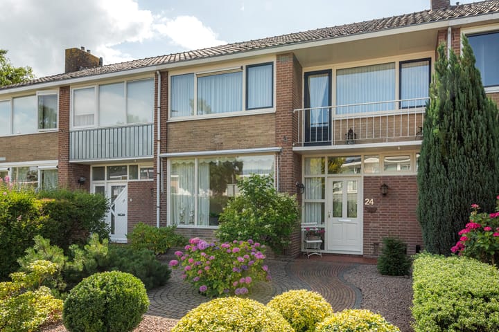 K R Poststraat 24 en Heerenveen foto