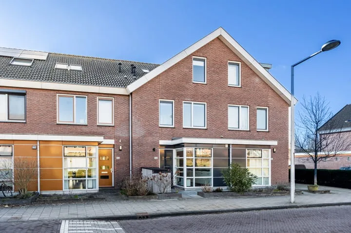 Kamilleveld 104 in Den Haag