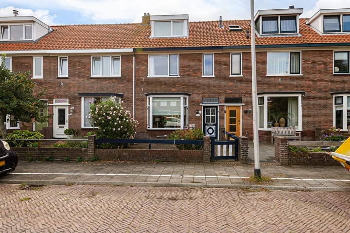 Kamperfoelieplein 25 in Katwijk Foto