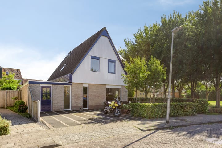 Kampweg 18 in Swifterbant photo