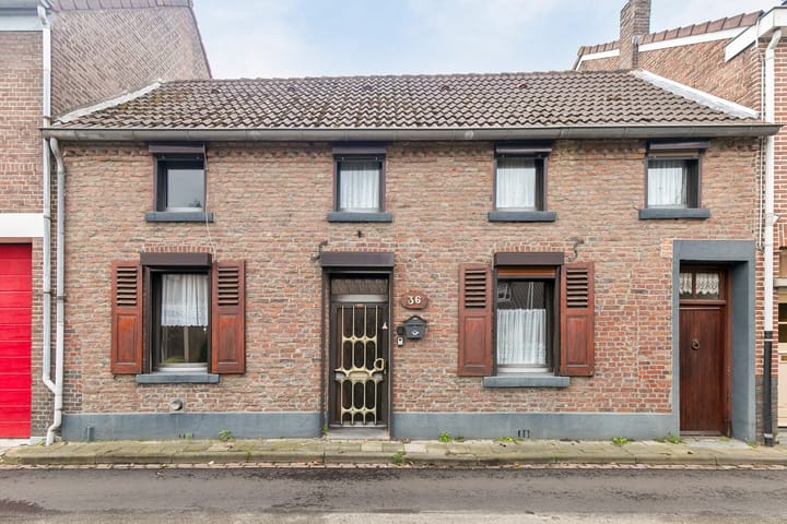 Kanunnik van Nuijsstraat 36 in Schinveld