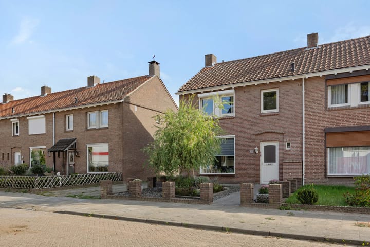 Kapelaan Nausstraat 23 dans Oss photo