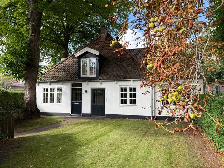 Karel de Grotelaan 33 en Bergen (NH) foto