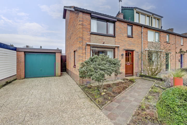 Karel Doormanstraat 28 in Nijkerk Foto