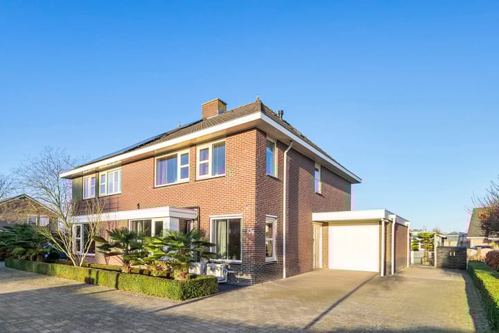 Photo of property Karstraat 73a, Huissen