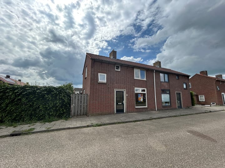 Kastanjestraat 8 en Ulft foto