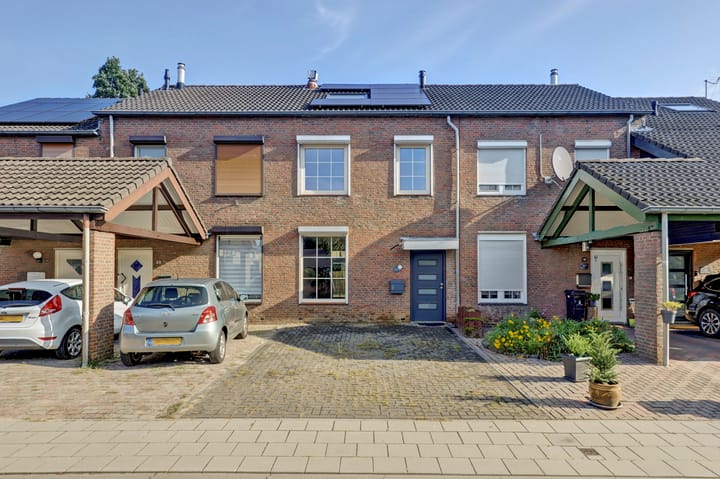 Kasteel Heysterumstraat 46 in Roermond Foto
