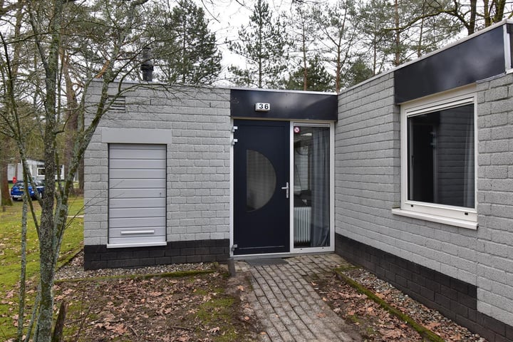 Kerkendelweg 30-36 in Kootwijk Foto